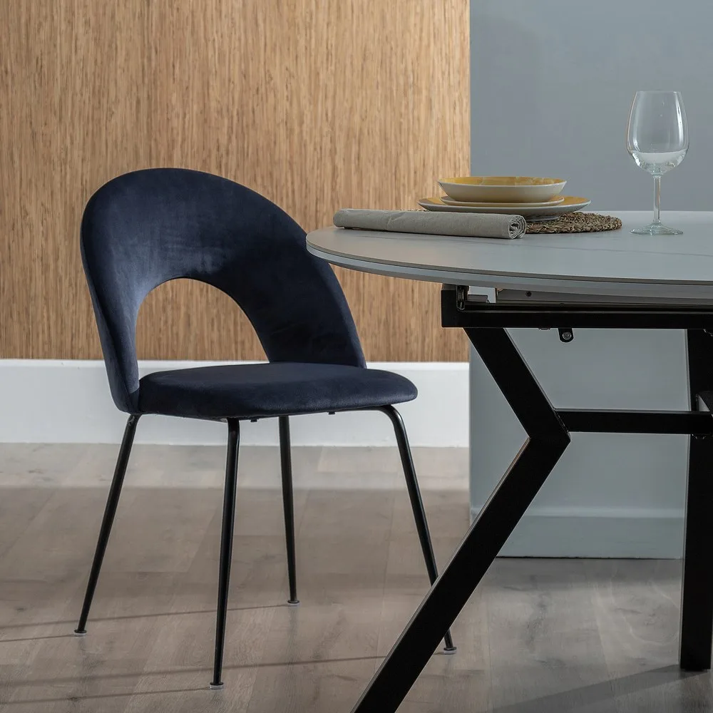 Vista frontal de la silla Azul de Comedor de Diseño