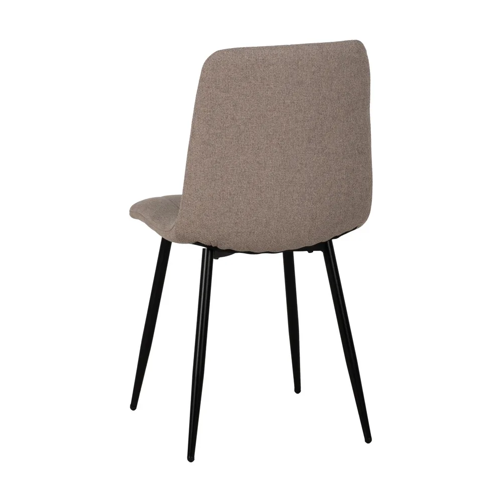 Vista lateral de la silla beige de salón