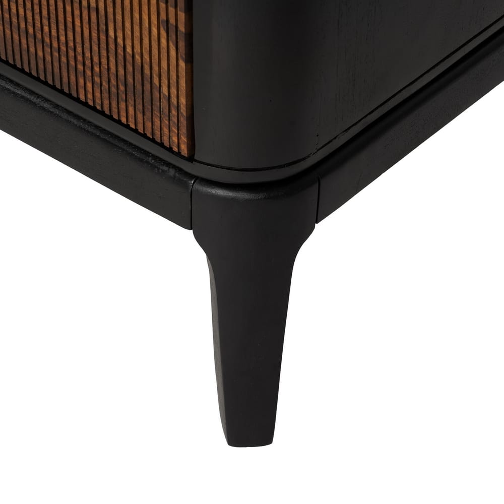 Detalle de las patas del aparador de madera de sheesham y mango