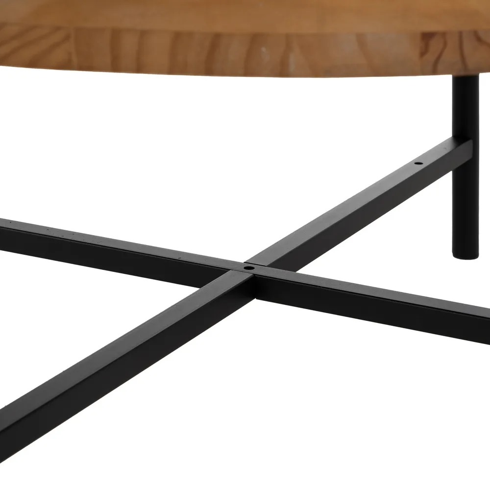 Perspectiva general de la mesa de centro de madera de pino