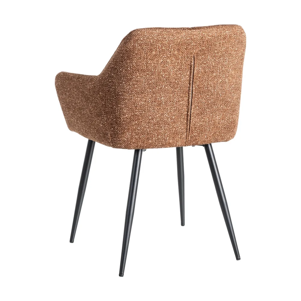 Detalle del asiento de la silla jaspeada ocre