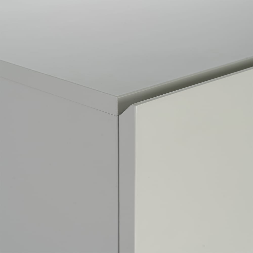 Detalle del veteado del aparador taupe de salón